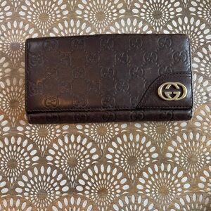 8304 Gucci